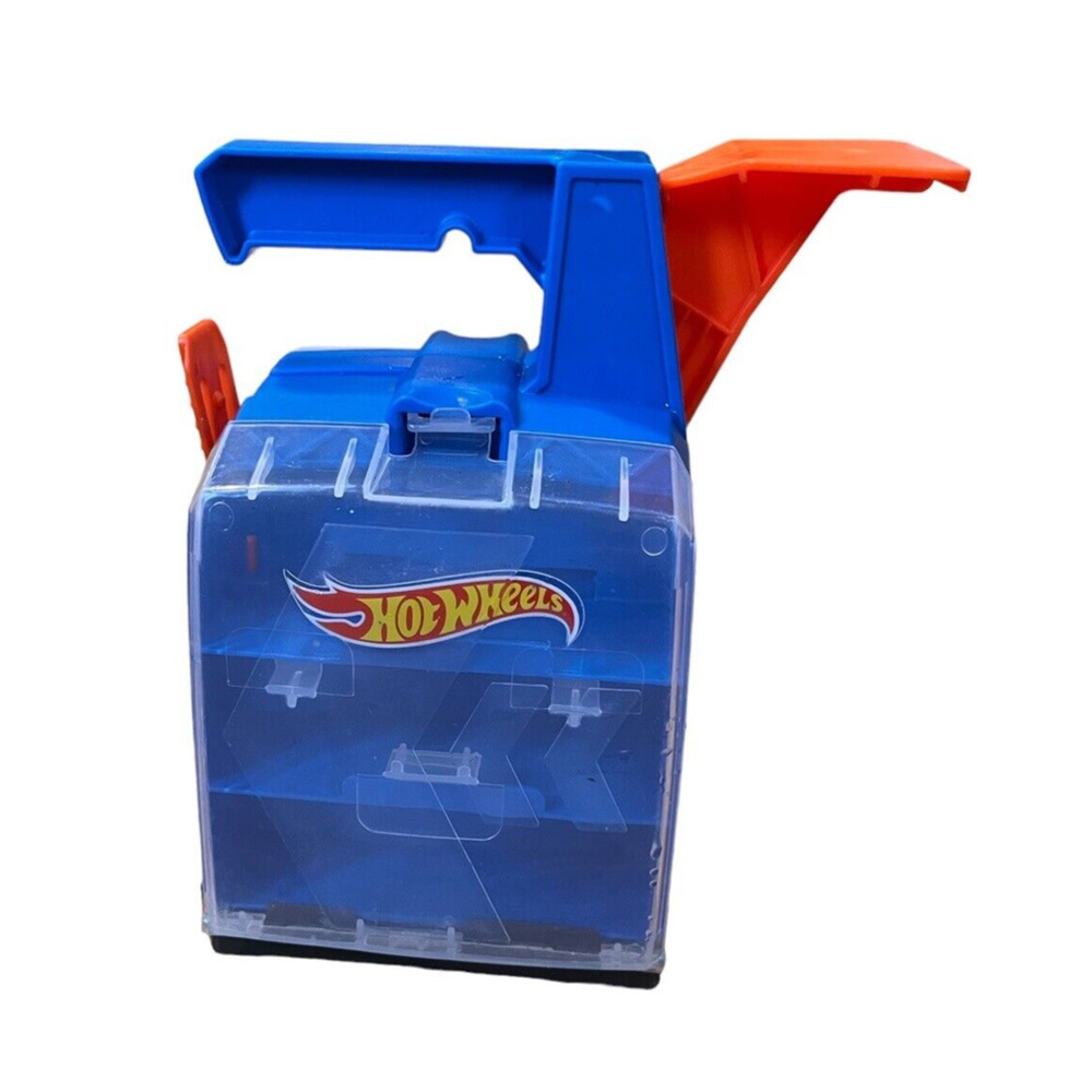 2018 Hot Wheels Launcher And Travel Storage Case, holds 6 cars. Launches cars!
